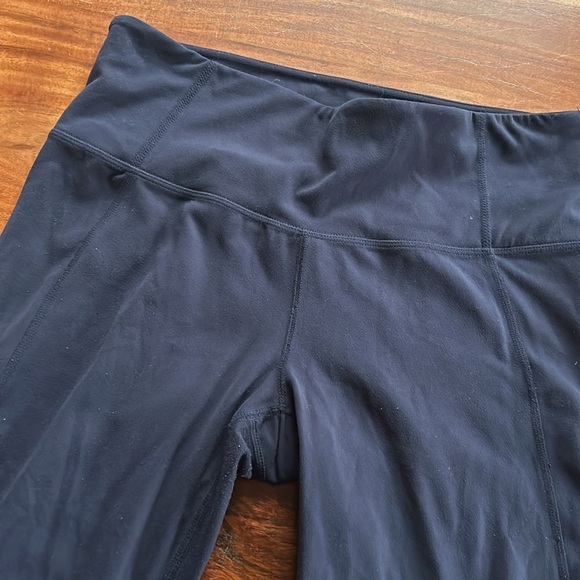 Athleta cropped navy leggings 7/8th - Picture 4 of 6